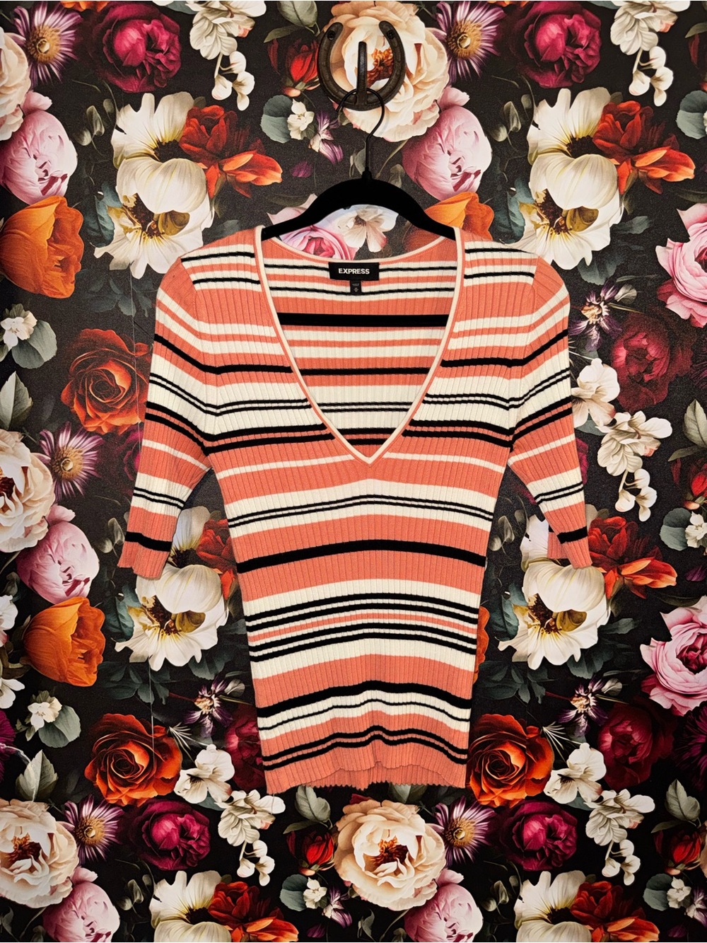 Express Striped V-Neck Ribbed Top in Coral, Black, Cream & White, Medium
